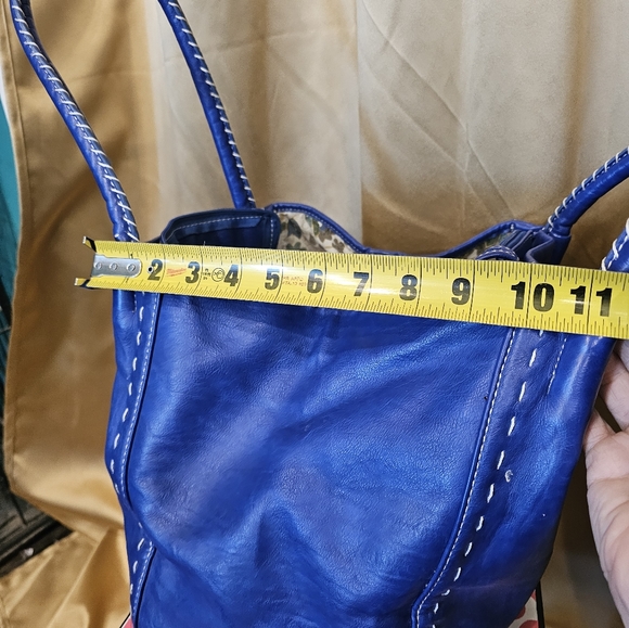 C Tom and Eva Purse Vegan Blue Leather large NWT shoulder bag w/ button closure - Picture 5 of 13